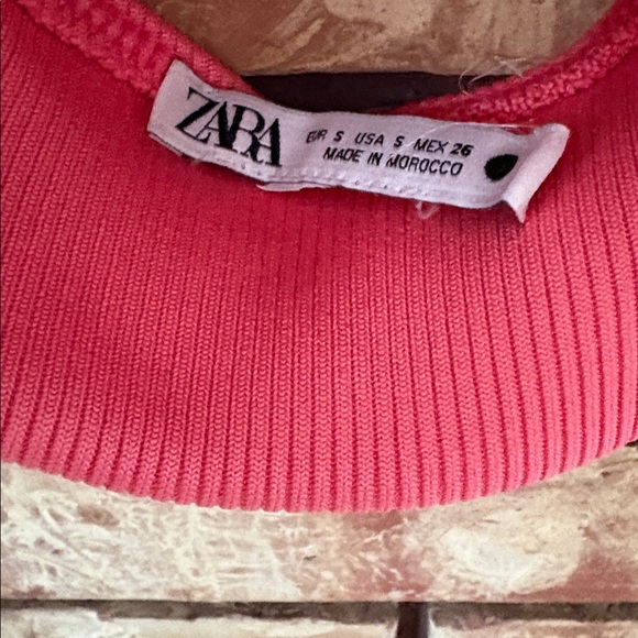 Zara Coral Ribbed Sports Bra size S excellent condition - Picture 2 of 5